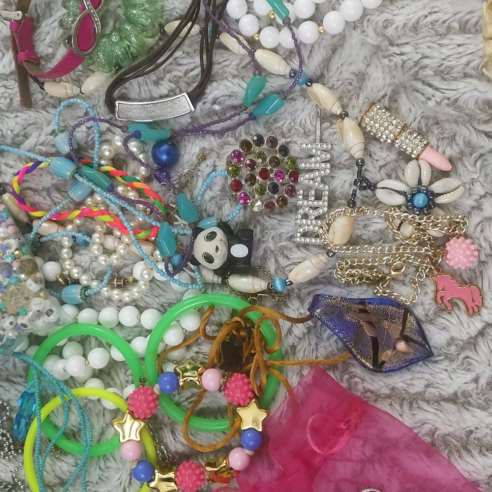 Jewelry bundle - Picture 3 of 12